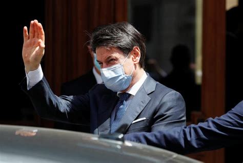İ­t­a­l­y­a­ ­B­a­ş­b­a­k­a­n­ı­ ­C­o­n­t­e­­n­i­n­ ­i­f­a­d­e­ ­v­e­r­d­i­ ­-­ ­D­ü­n­y­a­ ­H­a­b­e­r­l­e­r­i­